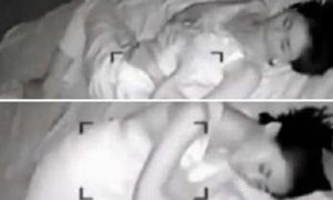 Chồng đi công tác bí mật lắp camera quan sát vợ, cảnh tượng sau đó khiến anh...