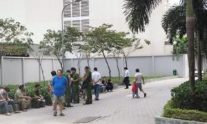 Bé gái 5 tuổi rơi từ tầng 9 chung cư ở Sài Gòn