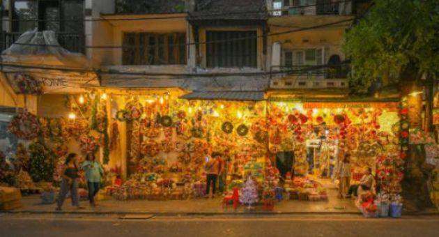 Khách Tây: Giáng sinh ở Việt Nam vừa vui nhộn vừa khó hiểu