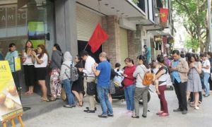 Để người Việt không còn thói quen chen lấn