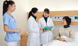 Sang Đức làm điều dưỡng, lương 2.600 Euro/tháng