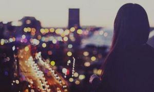 Vì sao con gái hay buồn khi yêu?