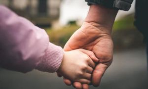 5 thời điểm quan trọng của trẻ cha mẹ phải rút lui kịp thời