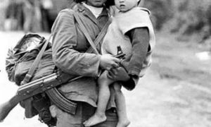 “Cô bộ đội và em bé năm 1979” bây giờ ra sao?