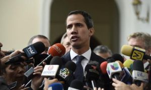 Tổng thống tự phong Venezuela muốn vượt biên đưa hàng viện trợ về nước