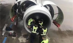 Khách Trung Quốc ném đồng xu vào động cơ để cầu may, chuyến bay bị hủy