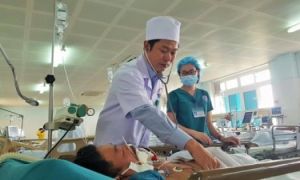 Bác sĩ 'dùng bia cứu bệnh nhân... ngộ độc rượu' kể chuyện nổi tiếng bất đắc dĩ