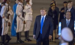 Tổng thống Donald Trump: “Người dân hai bên đường rất tuyệt vời, và rất nồng...