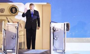 Trump khen Việt Nam là nơi tuyệt vời sau khi trở về từ thượng đỉnh Mỹ – Triều