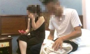 Việt Nam: Chồng tố cáo vợ giáo viên vào khách sạn với nam sinh lớp 10