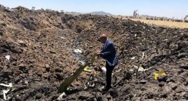 Nhân chứng: Máy bay Ethiopia nổ cực mạnh khi đâm xuống đất