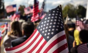 “Thực tế” với “thực dụng” khác nhau như thế nào?