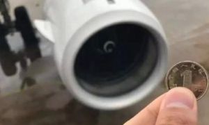 Hành khách TQ ném đồng xu kim loại vào động cơ máy bay để lấy may mắn, mê tín...