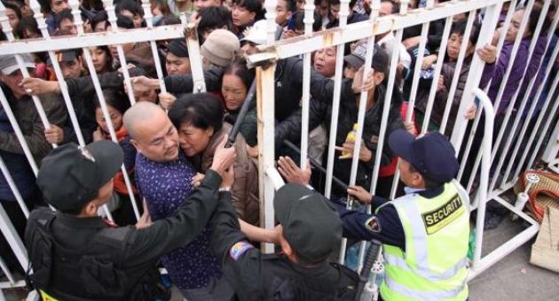 Xã hội còn không biết xếp hàng, còn lâu mới đến được văn minh