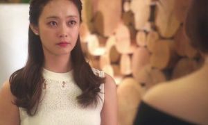 Đi đám cưới người quen, vừa nhìn mặt chú rể, cô gái lao vào tát liên tiếp, sau...