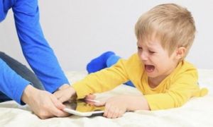 Nhà tâm lý học nổi tiếng ở Mỹ khuyên: Đừng dạy trẻ thành công