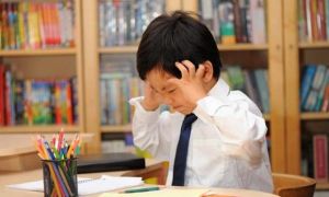 4 sai lầm cha mẹ thường mắc phải khi con học kém