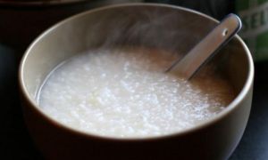 Bát cháo trắng tặng vợ ngày Valentine của chồng Giám đốc và câu chuyện