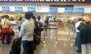 Singapore phạt một người Việt mang quá nhiều tiền mặt khi xuất cảnh