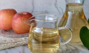 Tự ủ giấm táo tại nhà uống giúp làm mềm mạch máu, xua tan mệt mỏi