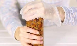 7 cách mở nắp chai lọ bị vặn quá chặt, bị kẹt đơn giản