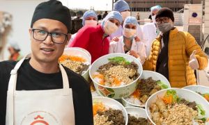 Đầu bếp người Việt nấu bún bò tiếp sức cho y bác sĩ Pháp chống dịch Covid-19:...