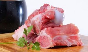 Mẹo nhỏ giúp hầm xương nhanh nhừ, nước trong vị lại đậm đà