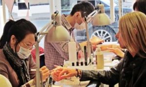 Đa số người gốc Việt vẫn sống bằng nghề Nail dù ở Mỹ hay nước khác