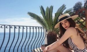 Vẻ đẹp không thể rời mắt của 'đệ nhất hotgirl Lào'