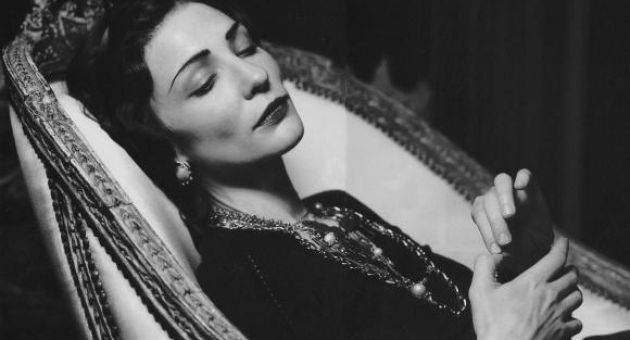 4 điều quý giá mọi phụ nữ nên học từ biểu tượng thời trang Coco Chanel