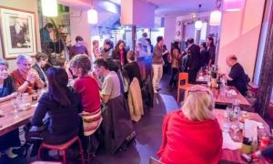 Biển đảo quê hương giữa lòng Paris