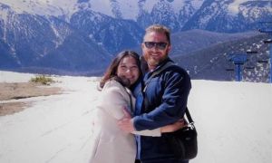 Phải lòng cô gái qua mạng, chàng trai Úc lặn lội sang Việt Nam cầu hôn