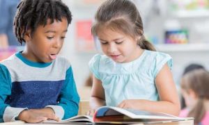 Cha mẹ nên làm gì khi trẻ tò mò về 'vùng kín'