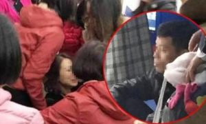 Ba mất ở Việt Nam, các con ở Mỹ không về được vì dịch Covid-19