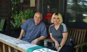 Cựu binh Mỹ gặp lại con gái gốc Việt sau 48 năm