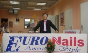 Việt kiều Đỗ Thuyên sở hữu 20 tiệm nail ở Séc