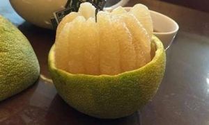 Hóa ra, bưởi còn có cách gọt vỏ tuyệt hay này!