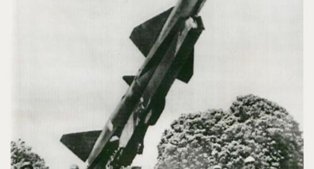 48 năm ngày chiếc B-52 đầu tiên bị hạ trên bầu trời Hà Nội