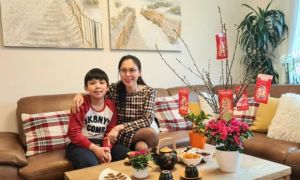 Bất ngờ mâm cỗ đón Tết của người Việt giữa mưa tuyết nước Đức