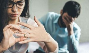 Phụ nữ ngày càng ít 'chịu đựng hôn nhân'