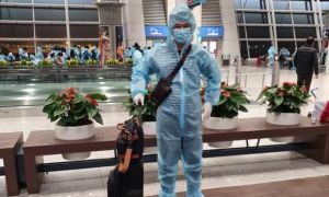 Công dân đầu tiên có 'hộ chiếu vắc xin' về nước