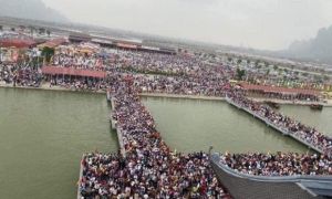 Biển người tại khu du lịch chùa Tam Chúc: Nguy cơ vỡ trận phòng dịch Covid-19