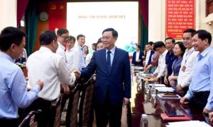 Bí thư Thành ủy Hà Nội Vương Đình Huệ làm việc với Thị ủy Sơn Tây