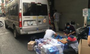 Ôtô 16 chỗ chở thuốc lá lậu về TP.HCM tiêu thụ