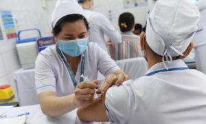 TP.HCM: Thêm 8.000 nhân viên chống dịch sắp tiêm vắc xin COVID-19