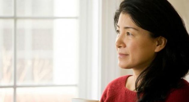 Số phận của người phụ nữ Việt Kiều bơ vơ xứ người ở tuổi 50: Về không được mà...