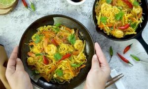 Cách chế biến bún gạo xào Singapore đơn giản cực ngon