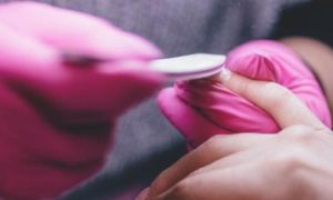 Nỗi lòng của người con gái gốc Việt có mẹ “làm nail“ nơi xứ người...