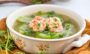 Cách làm canh bầu nấu tôm ngọt dịu ngày đầu hè oi bức