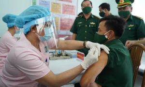 Ai sắp được tiêm vắc xin ngừa COVID-19 miễn phí?
